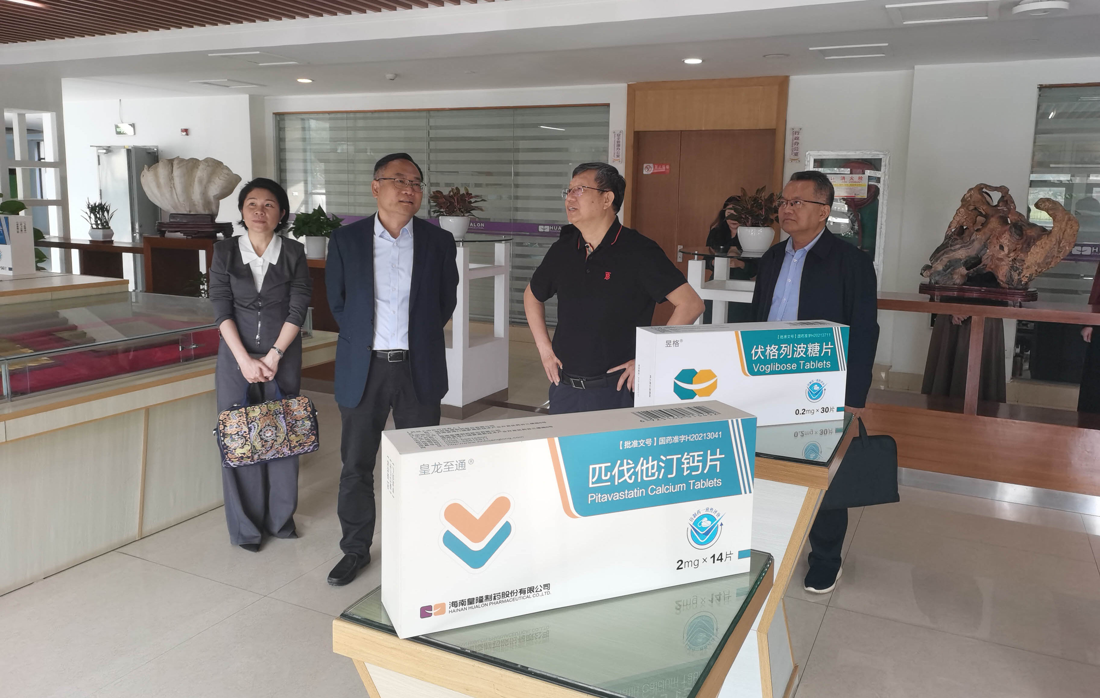 海南省工商联主席丁飞一行调研leyu乐鱼登录地址：做好民营企业的“服务员”